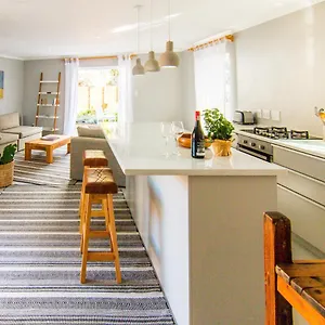 Spacious And Light Garden Apartment